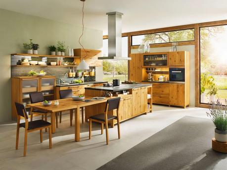 Team 7, le sue nuove cucine in legno naturale