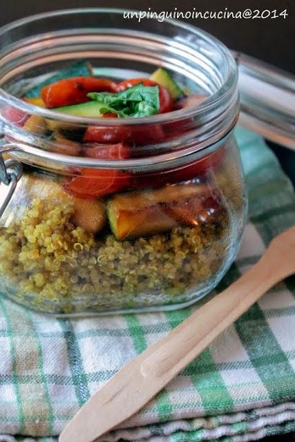 Quinoa al profumo di curry con zucchine e pomodorini caramellati