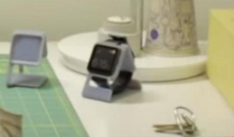 htc-smartwatch-desk-close-up-640x376
