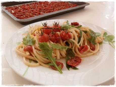 linguine pomodori confit rucola pentole e petali