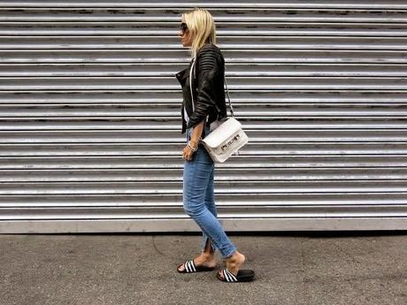 Roba brutta che va di moda: Pool slides trend Roba brutta che va di moda: Pool slides trend