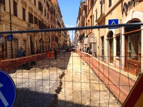 Riqualificazione ed allargamento dei marciapiedi a Via del Babuino. Rischi e opportunità di una piccola rivoluzione