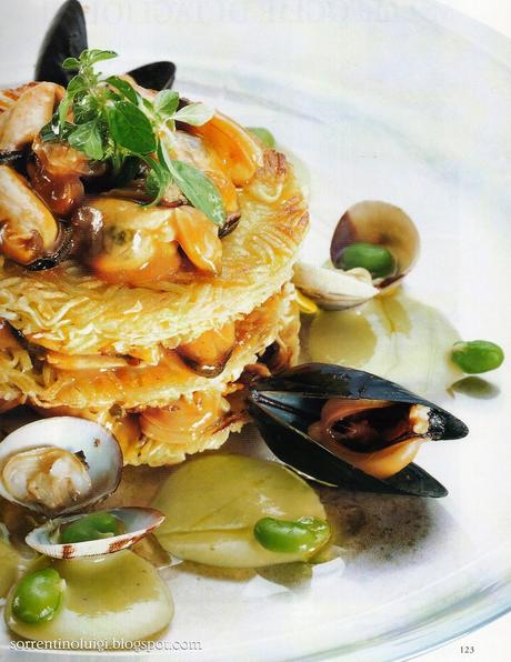 Millefoglie di tagliolini e molluschi con crema di cicerchie e menta