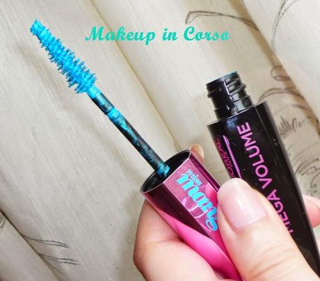 Mascara Mega Volume Miss Manga L'Oréal Turchese