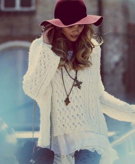 Ho voglia di… maglioncini! white-pullover-hat