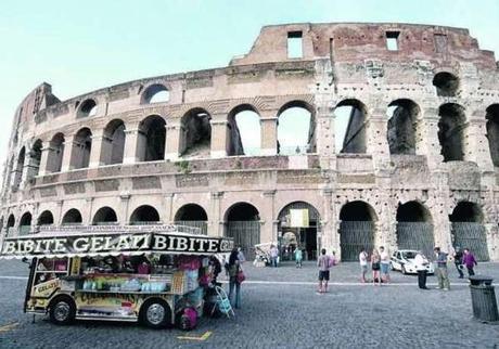 PD = Partito Delinquenti. Cronache dell'orrore dal Campidoglio. Niente più aumenti per i camion-bar, via dal Bilancio le nuove sacrosante tasse per gli ambulanti. E ora si preparano a fare carne di porco anche sui cartelloni