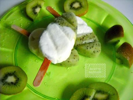 Yogurt kiwi popsicles