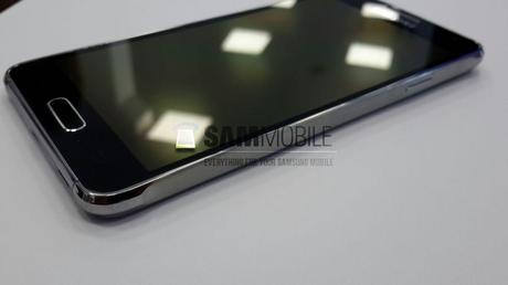 Samsung Galaxy Alpha: tante immagini e alcune indiscrezioni sulle caratteristiche