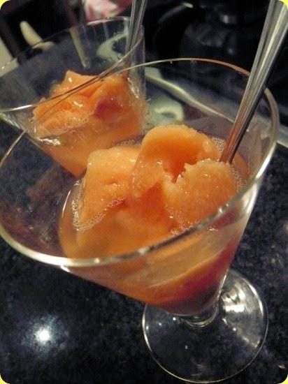 Sorbetto di pesche alla vodka