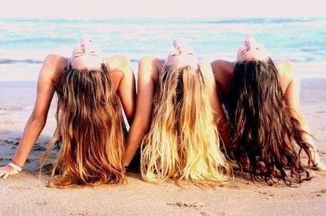 CAPELLI PERFETTI ANCHE AL MARE:  Consigli di sopravvivenza per tutte le chiome