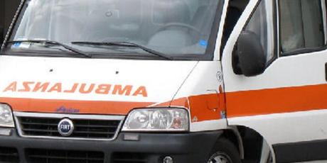 Andria: grave donna schiacciata tra due auto mentre svuota bagagliaio