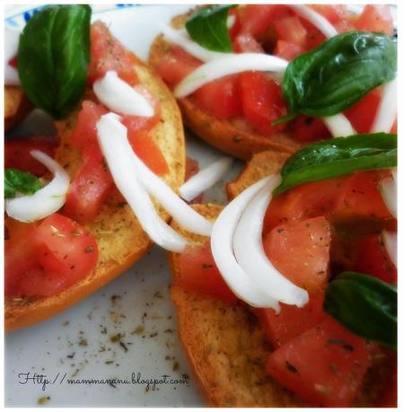 Friselle e insalatine sfiziose