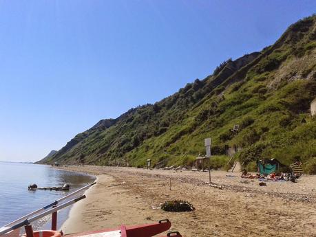 LA SPIAGGIA DI FIORENZUOLA DI FOCARA (PU)