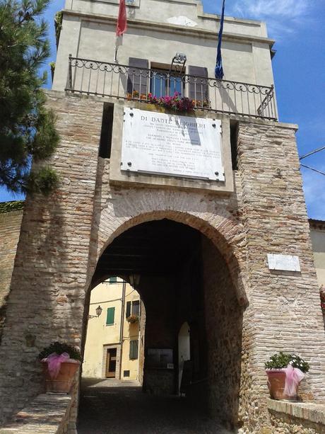 LA SPIAGGIA DI FIORENZUOLA DI FOCARA (PU)