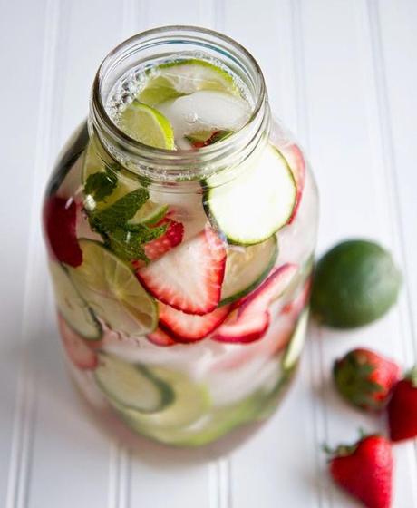 Infused Water: acque aromatizzate fai da te