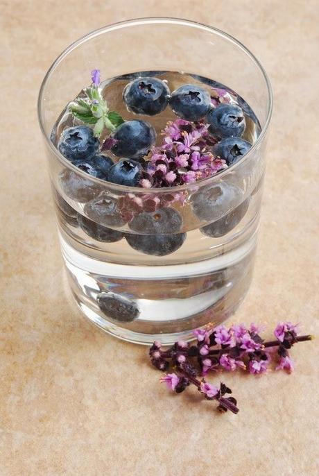 Infused Water: acque aromatizzate fai da te