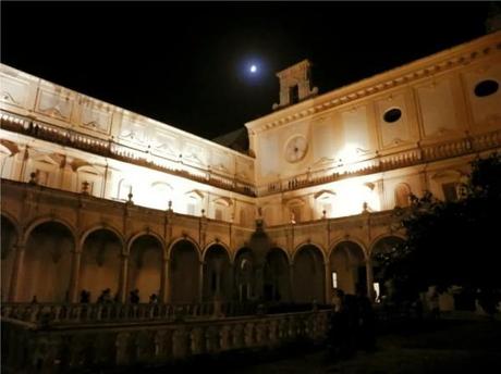 chiostro notte