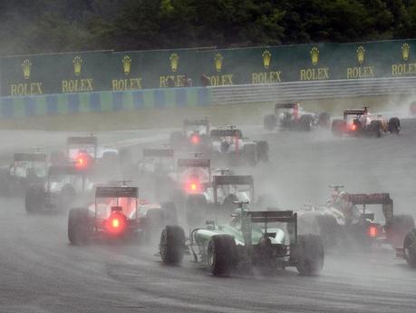 Lo sprint finale nel Gp Ungheria consente a Sky e Rai di limitare il calo