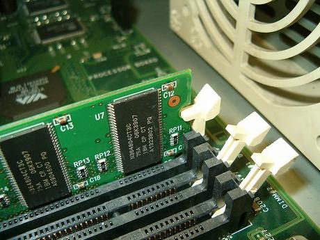 Montare, installare o sostituire la memoria RAM di un PC