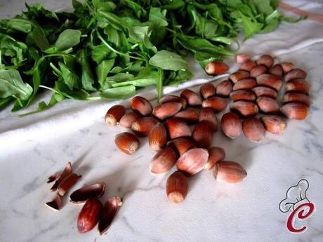 Insalata di orzo con pesto di rucola e sgombro: il desiderio che si trasforma in sostanza