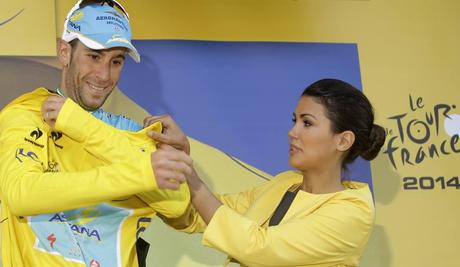 Lo Squalo si rimette la maglia gialla, che era stata momentaneamente ceduta a Tony Gallopin. Ap