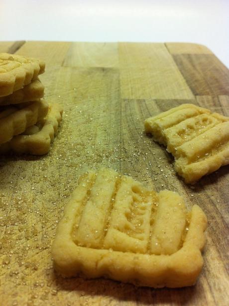 FROLLINI AL BURRO HOMEMADE CON GRANELLI DI ZUCCHERO DI CANNA