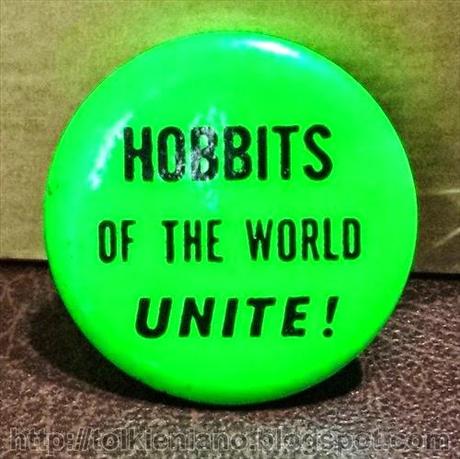 Hobbits of the World Unite, una spilla anni '60