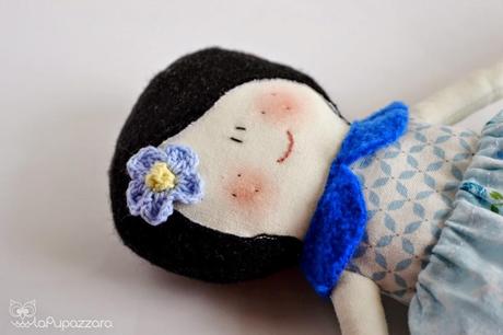 Quest'oggi vi presento la Bambola in Blu, vi confesso che...