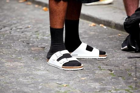 In the Street...Slippers...Flat e sportivi: i sandali dell'estate 2014...For vogue.it