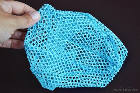 Tutorial: How to make DIY mesh drawstring bags for the beach or pool from old shirts