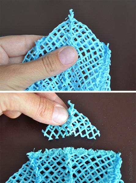 Tutorial: How to make DIY mesh drawstring bags for the beach or pool from old shirts