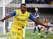 Duro scontro Atalanta Parma giocatore offensivo