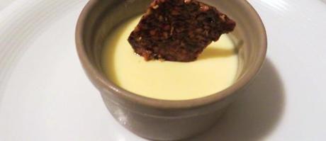 crema al limone con croccante di nocciole