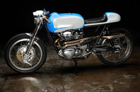 Kawasaki W650 by Revival Cycles