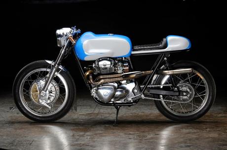 Kawasaki W650 by Revival Cycles