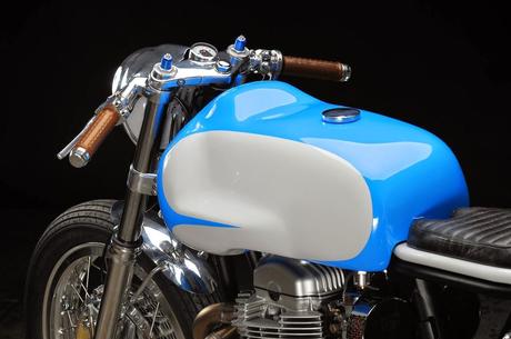 Kawasaki W650 by Revival Cycles