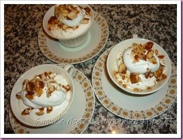 Dolce con panna, mascarpone e croccante di mandorle (15)