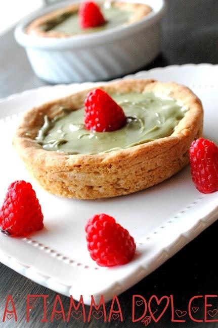 Crostatine lamponi e crema di pistacchi