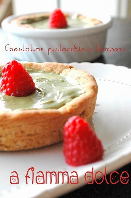 Crostatine lamponi e crema di pistacchi