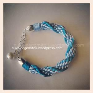 Bracciale in azzurro