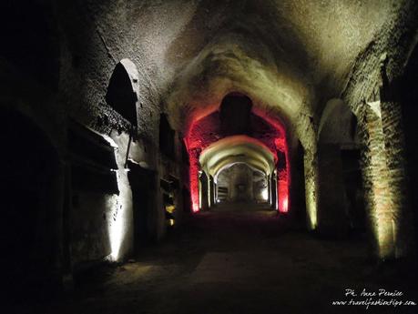 Degustazione in notturna alle catacombe di San Gennaro con Yelp