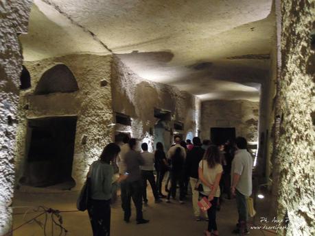 Degustazione in notturna alle catacombe di San Gennaro con Yelp