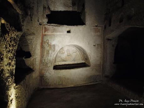 Degustazione in notturna alle catacombe di San Gennaro con Yelp