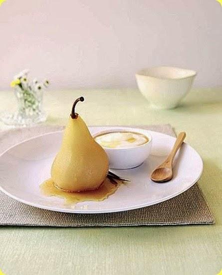 Pere sciroppate con yogurt