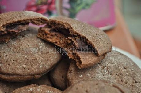 Biscotti ripieni di morbido cioccolato - Grisbì fatti in casa