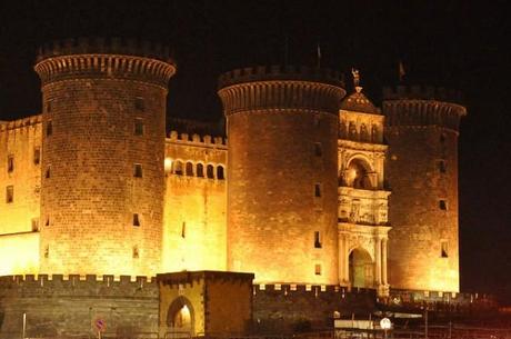 Il Maschio Angioino tra arte e incanto, Leottoezerotre sul palco del castello