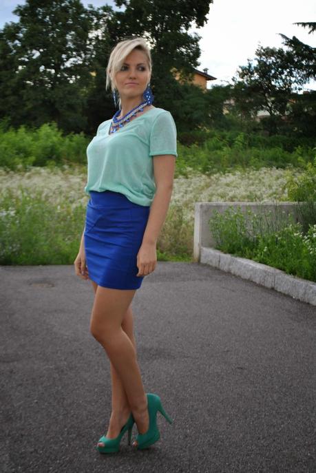 outfit blu e verde acqua orecchini blu con zirconi blu collana majique con pietre blu scarpe verdi tacchi verdi come abbinare le scarpe verdi fashion blogger italiane fashion blogger bionde outfit luglio 2014outfit estivi outfit estate 2014 outfit di mariafelicia magno fashion blogger di colorblock by felym come abbinare gli accessori blu outfit con accessori blui 