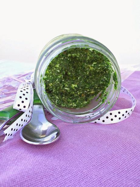 Pesto croccante alla rucola e noci