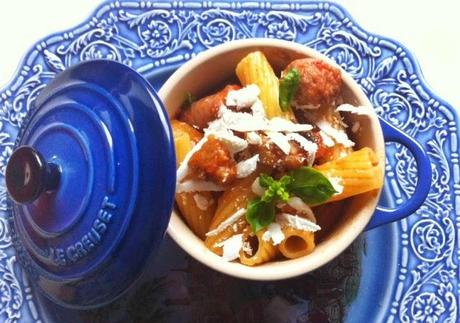 Pasta con melanzane e salsiccia