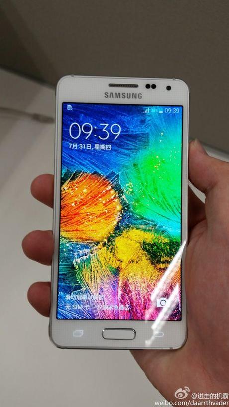 Samsung Galaxy Alpha Blanc 00 Galaxy Alpha: ecco sei nuove foto smartphone  Smartphone samsung galaxy alpha 